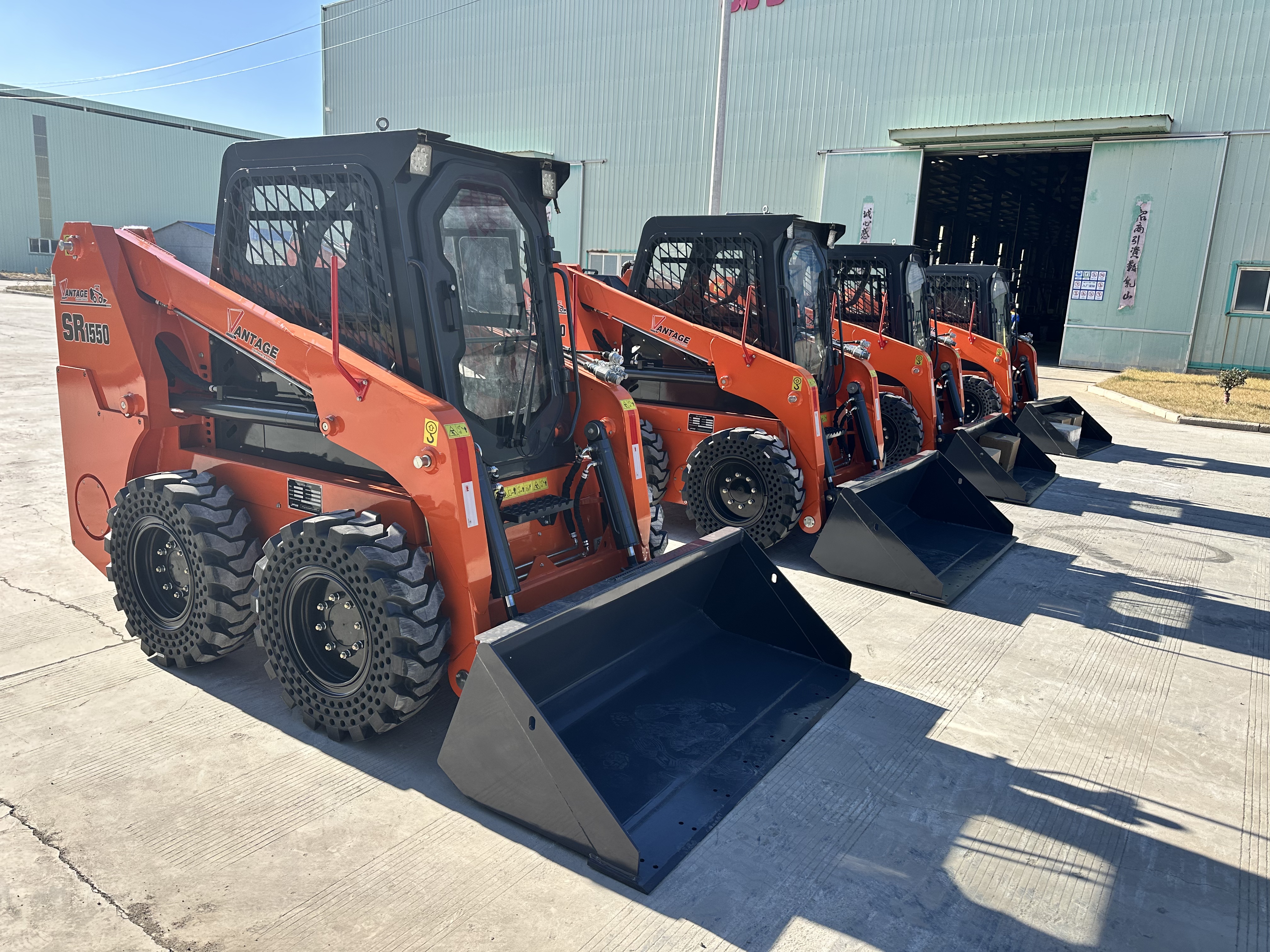 ​SR1550B Skid Steer Loader έχει αποσταλεί στη Νότια Αμερική